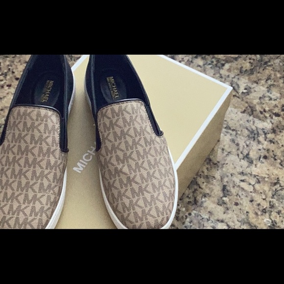 NWT Michael Kors slip ons 7 M Keaton slip on brown & Black - Picture 3 of 8